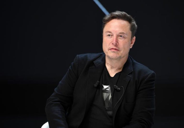 Elon Musk lanza Grokipedia: la nueva enciclopedia que compite con Wikipedia