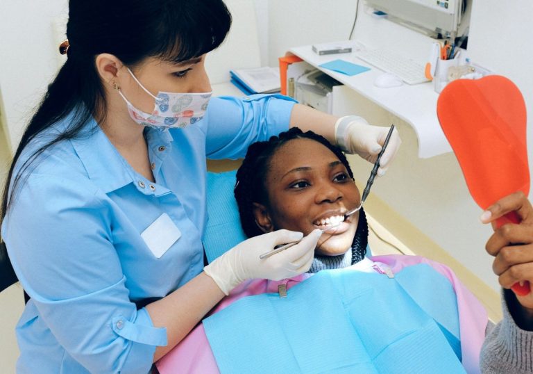 Científicos descubren células madre que podrían regenerar dientes y huesos de forma natural