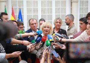 Amama Sevilla y las autoridades sanitarias avanzan pese a la tensión por los errores en los cribados de cáncer de mama