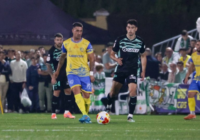 El Real Betis domina y elimina al Atlético Palma del Río en la Copa del Rey