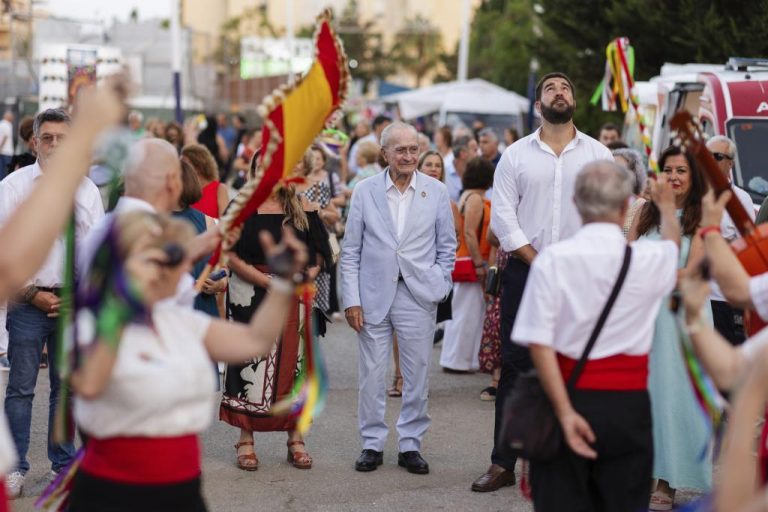 Francisco de la Torre anuncia su candidatura y participación en travesía a nado en Málaga para 2027