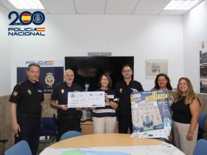 Policía Nacional de Dos Hermanas dona casi 9.000 euros a AFA para enfermos de alzheimer