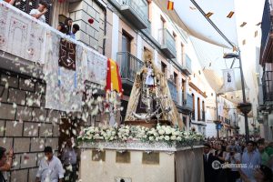 La Virgen del Carmen Procesionó Entre Multitudes en Dos Hermanas